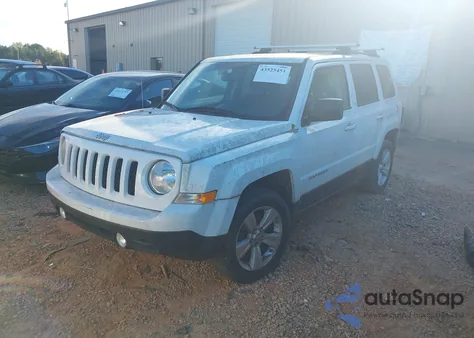 2016 Jeep Patriot Latitude z USA, uszkodzony, nr VIN 1C4NJRFB2GD687159